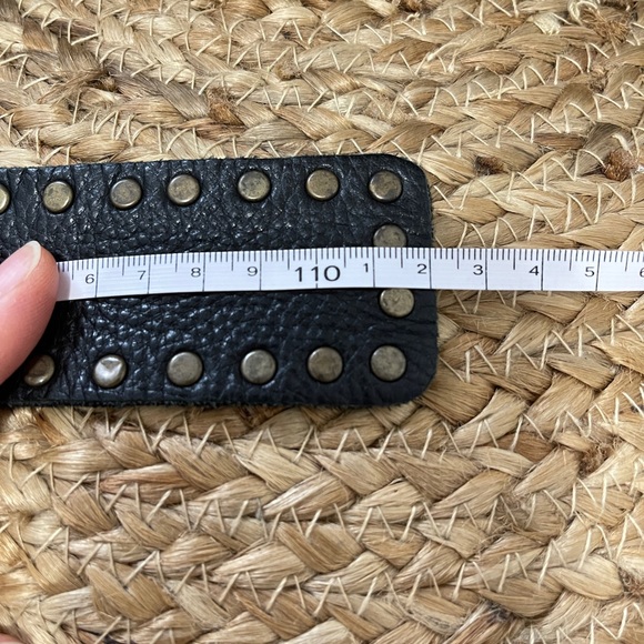 Betsy Johnson Leather Belt
C$80 Size: M/L Betsey Johnson - Picture 4 of 6
